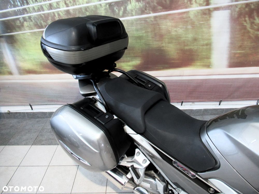 Yamaha FJR - 19