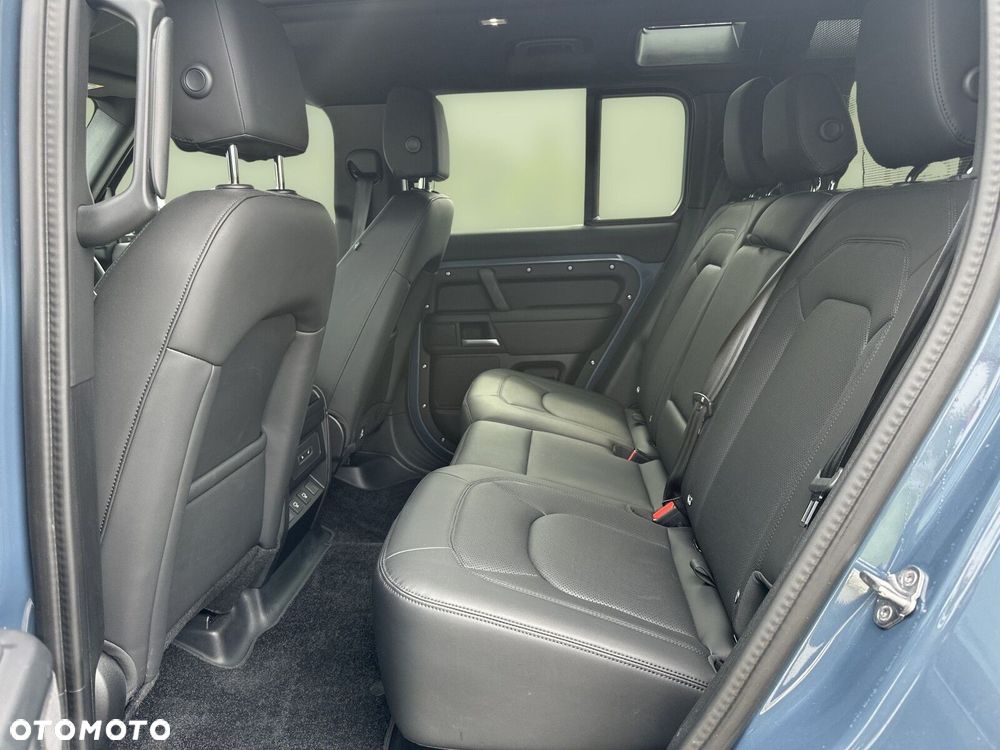 Land Rover Defender - 15