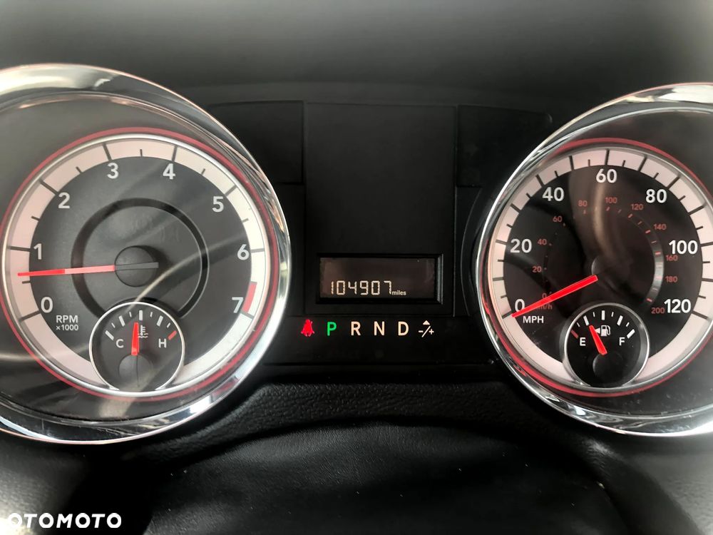 Dodge Grand Caravan - 25