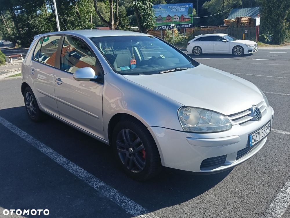 Volkswagen Golf - 1