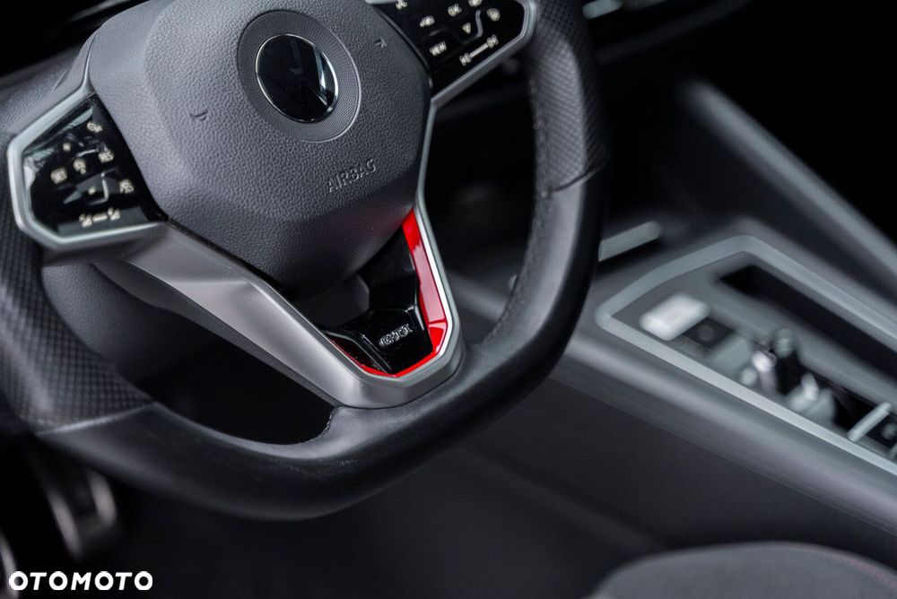 Volkswagen Golf - 36
