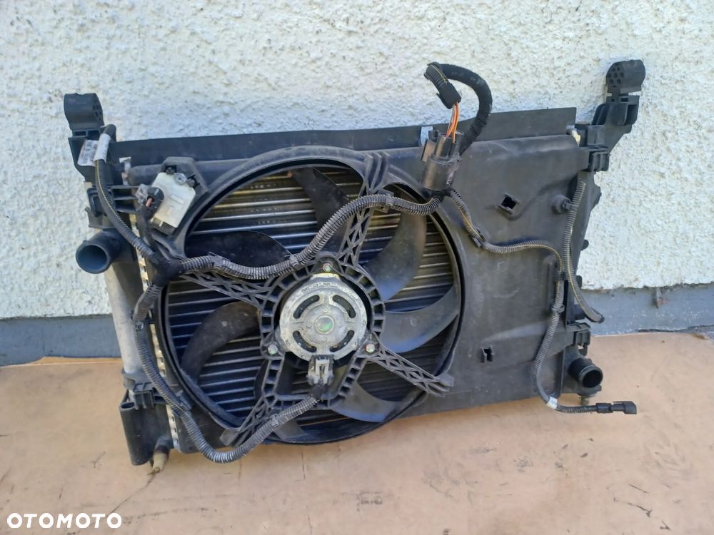WENTYLATOR CHŁODNICE CORSA D 1.2 16V 13249564 - 1
