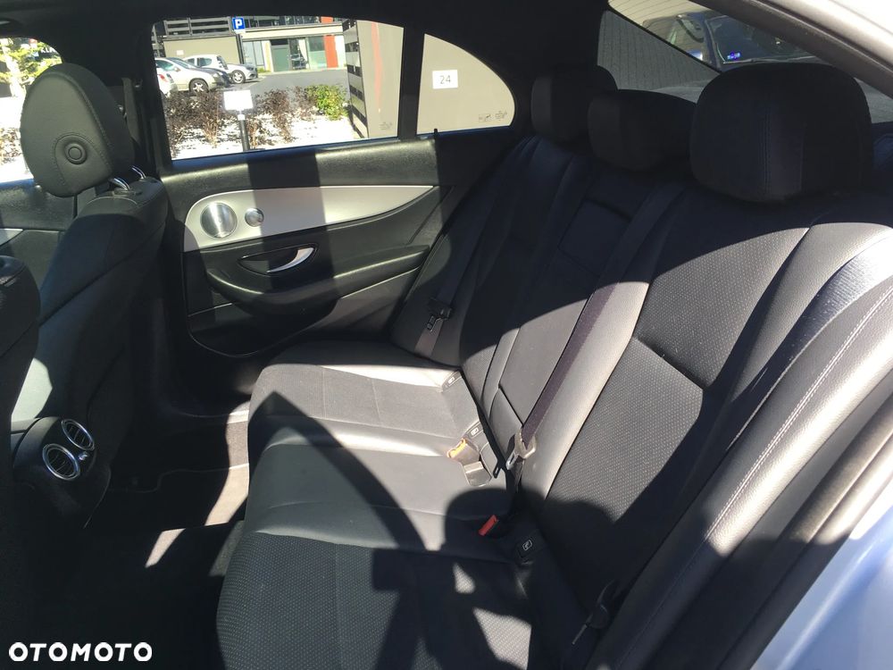 Mercedes-Benz Klasa E 220 d 9G-TRONIC Avantgarde - 21