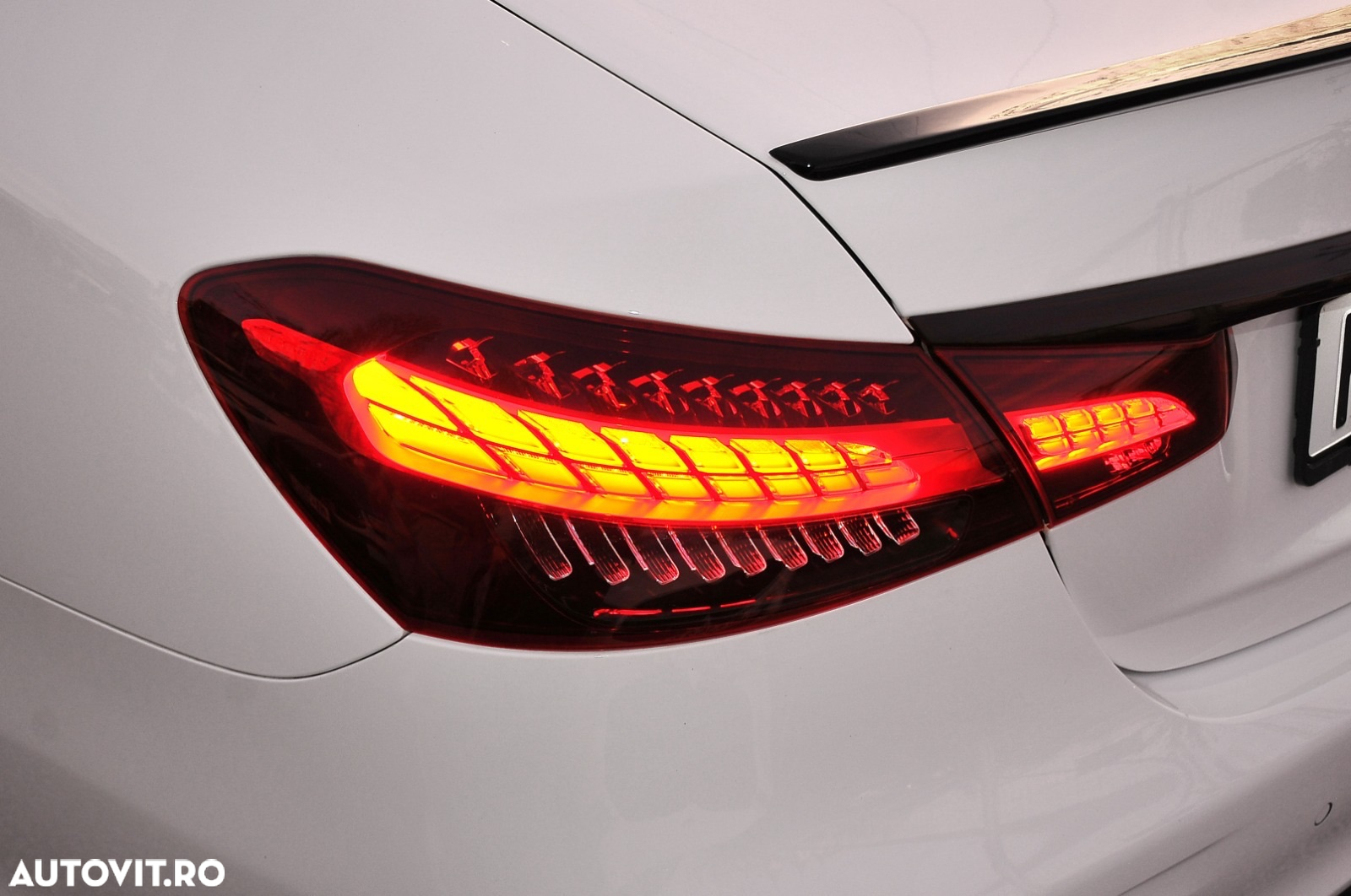 Mercedes-Benz E 400 d 4Matic T 9G-TRONIC AMG Line - 16