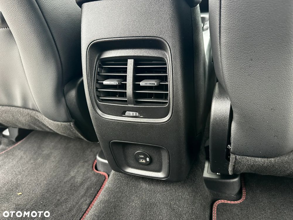 Ford Kuga - 25