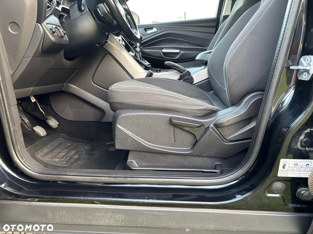 Ford Kuga 1.6 EcoBoost 2x4 Trend - 17