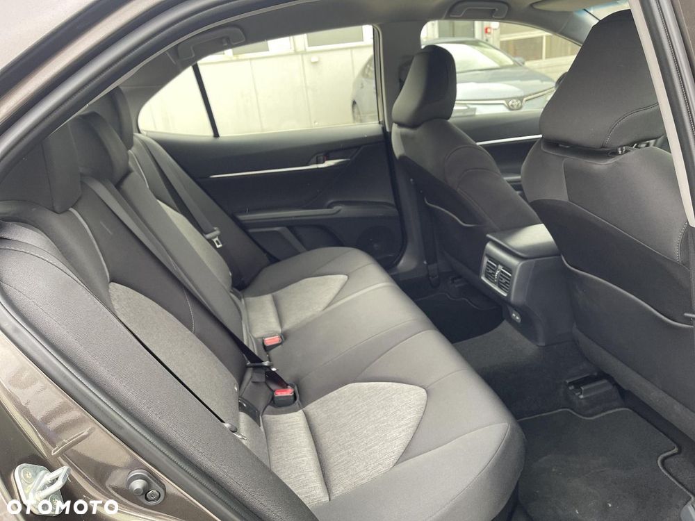 Toyota Camry - 13