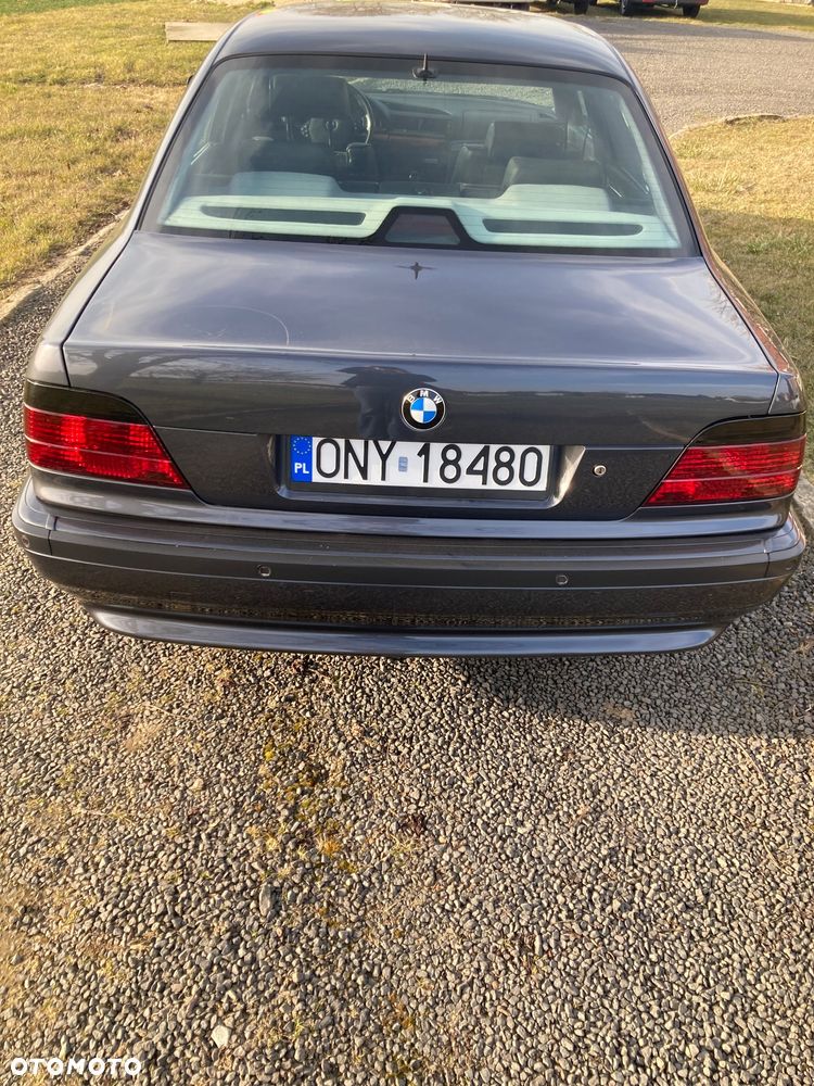 BMW Seria 7 740i - 29