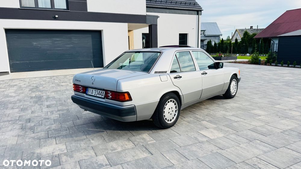 Mercedes-Benz W201 (190) - 5