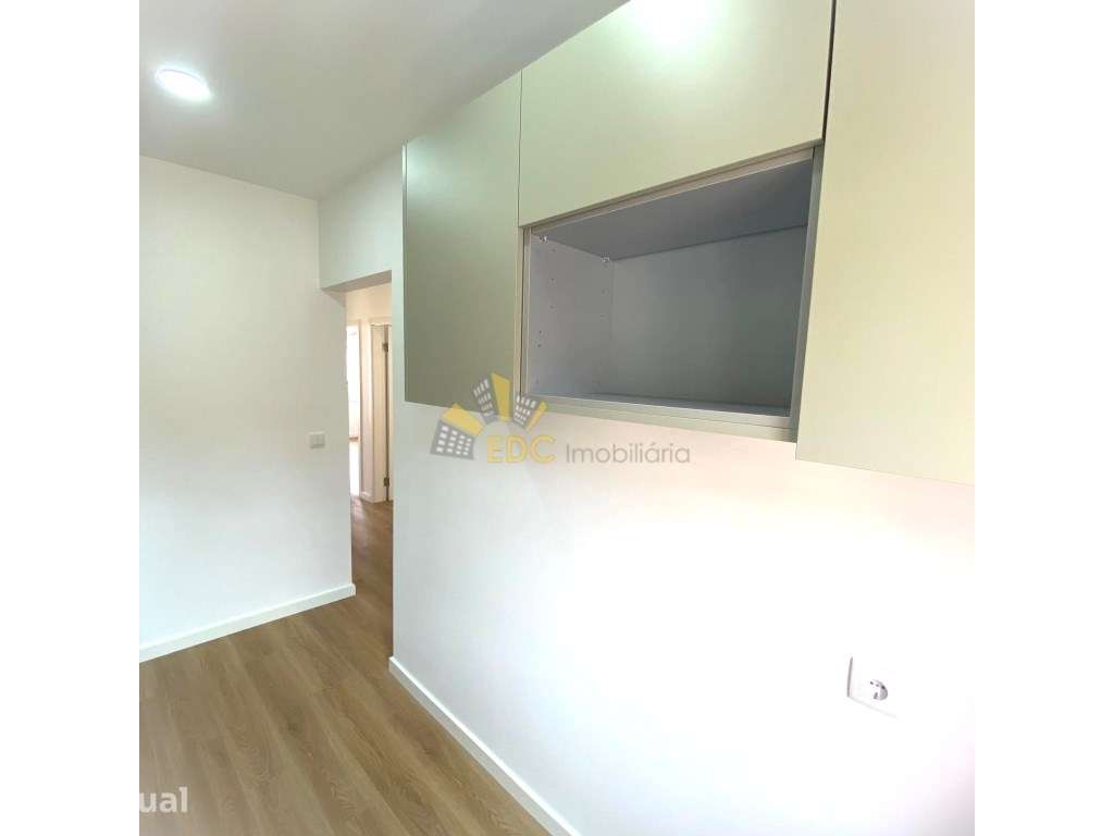 Para arrendamento | Apartamento T2 | Totalmente Remodelado | Locali... - Grande imagem: 5/23