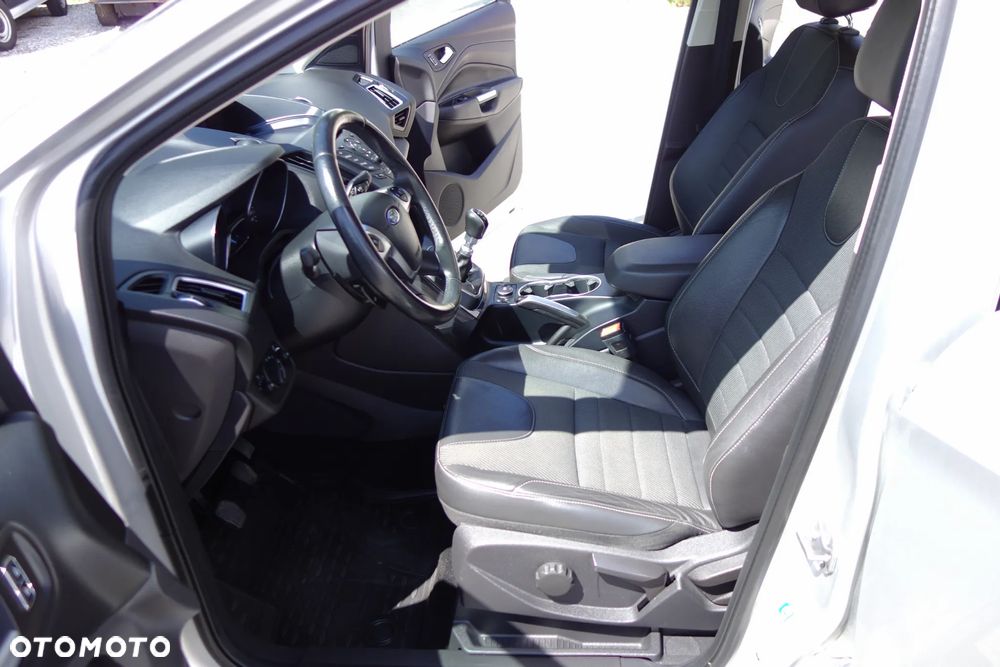 Ford Kuga 1.5 EcoBoost 2x4 Trend - 16