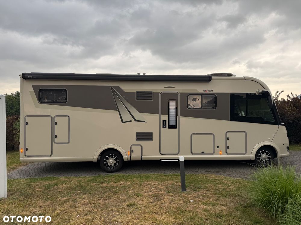 Frankia Platin 8400 3,0 V6 - 6