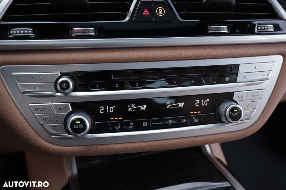 BMW Seria 7 740i - 26