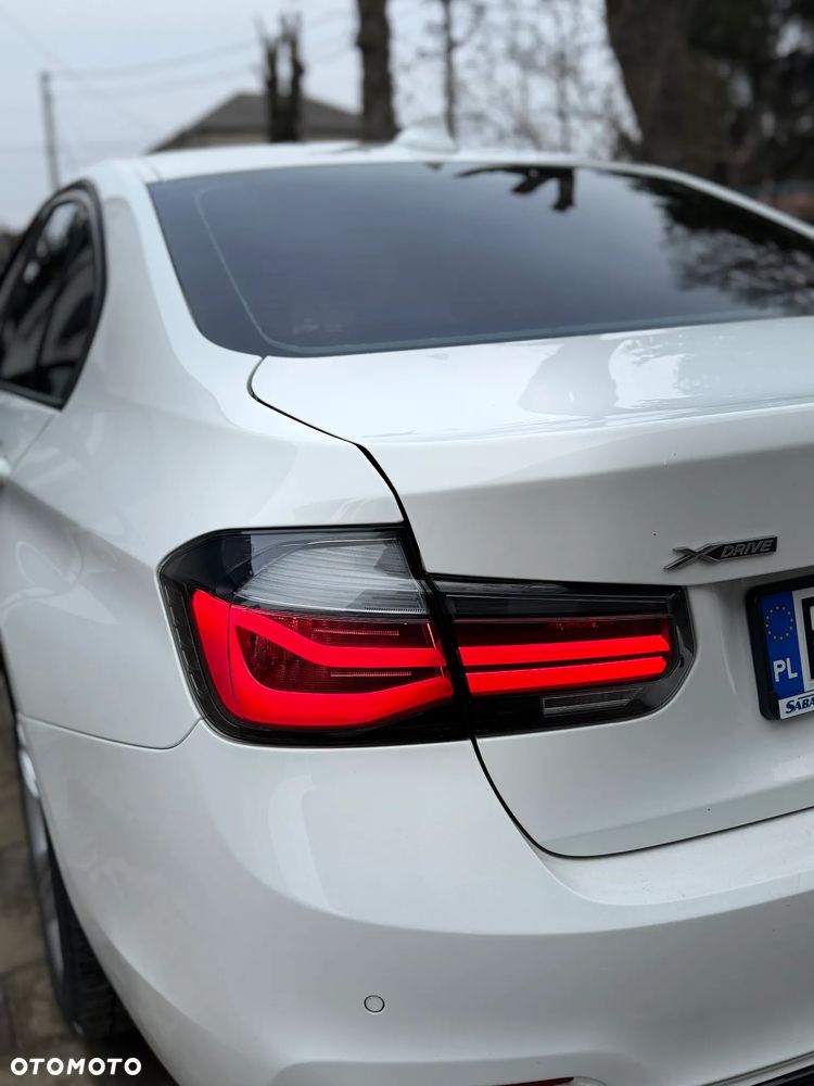 BMW Seria 3 328i xDrive Sport Line - 11