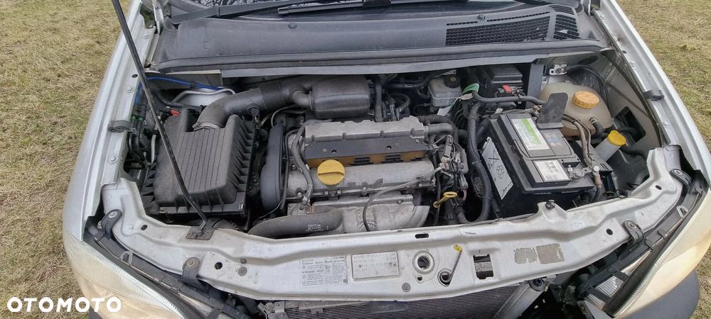 Opel Zafira 1.6 16V Comfort - 4