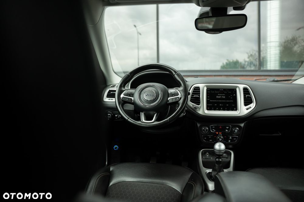 Jeep Compass 1.4 TMair Longitude FWD S&S - 27