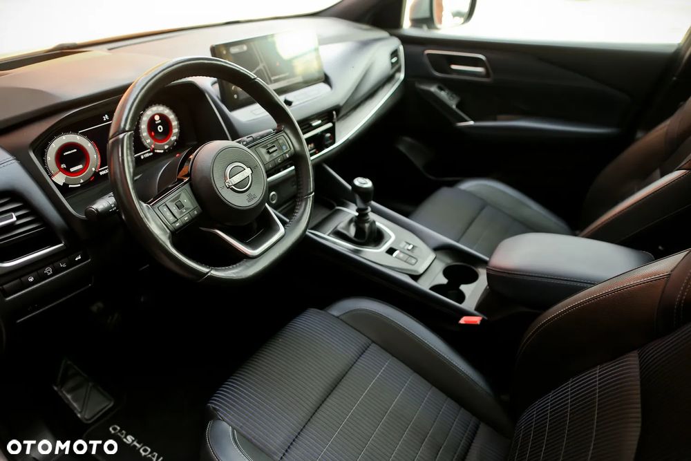 Nissan Qashqai 1.3 DIG-T Tekna+ - 23