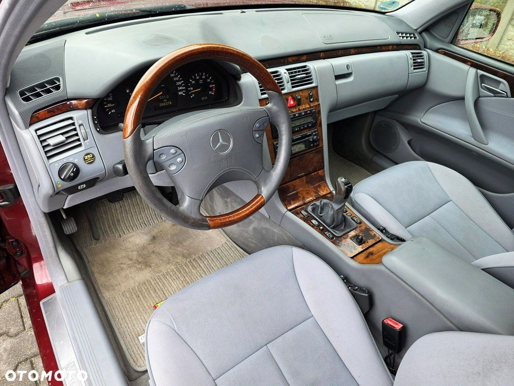 Mercedes-Benz Klasa E - 12