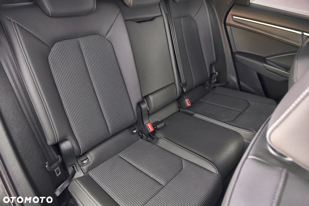 Audi Q3 35 TDI S tronic S line - 28