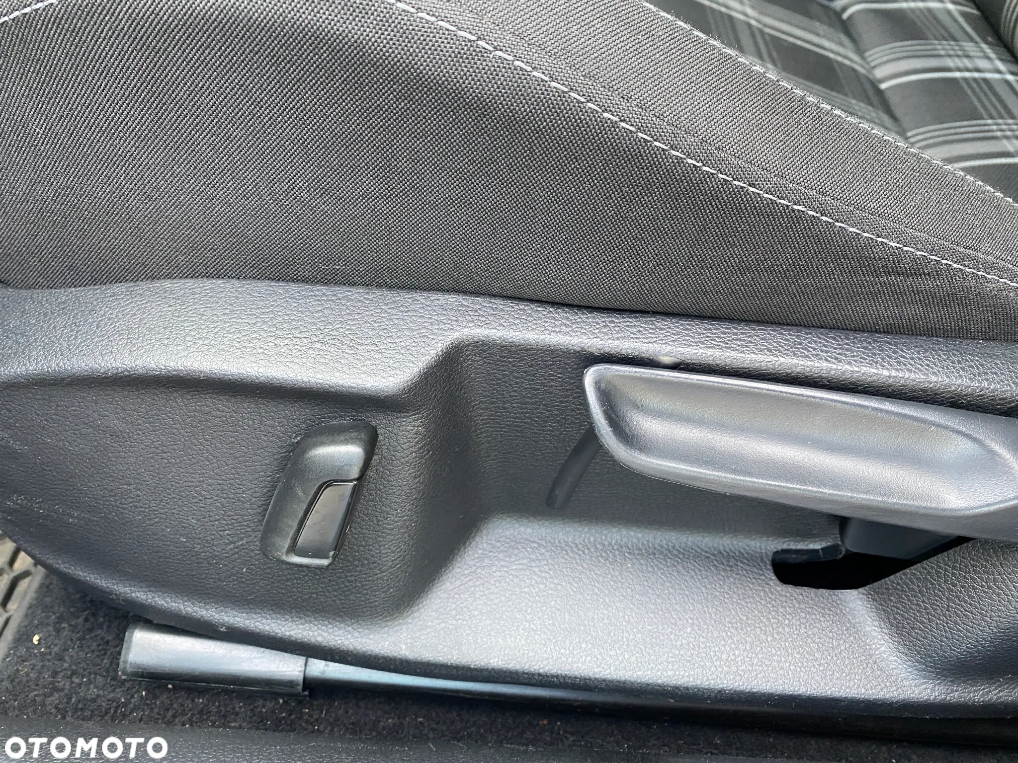 Volkswagen Golf - 21
