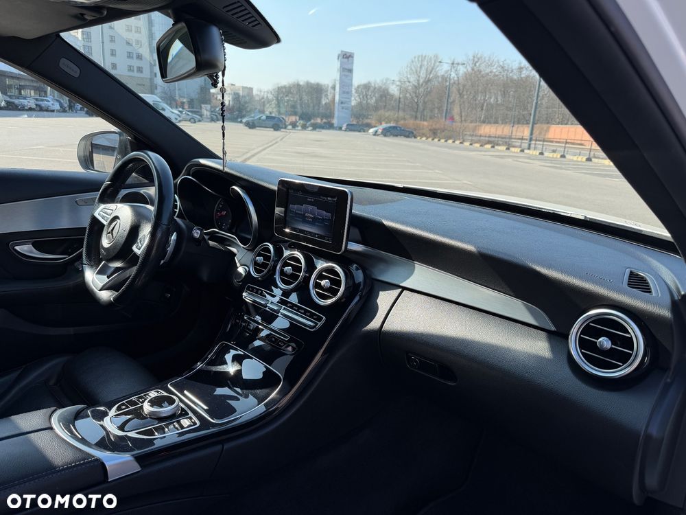 Mercedes-Benz Klasa C 200 4-Matic 9G-TRONIC - 11