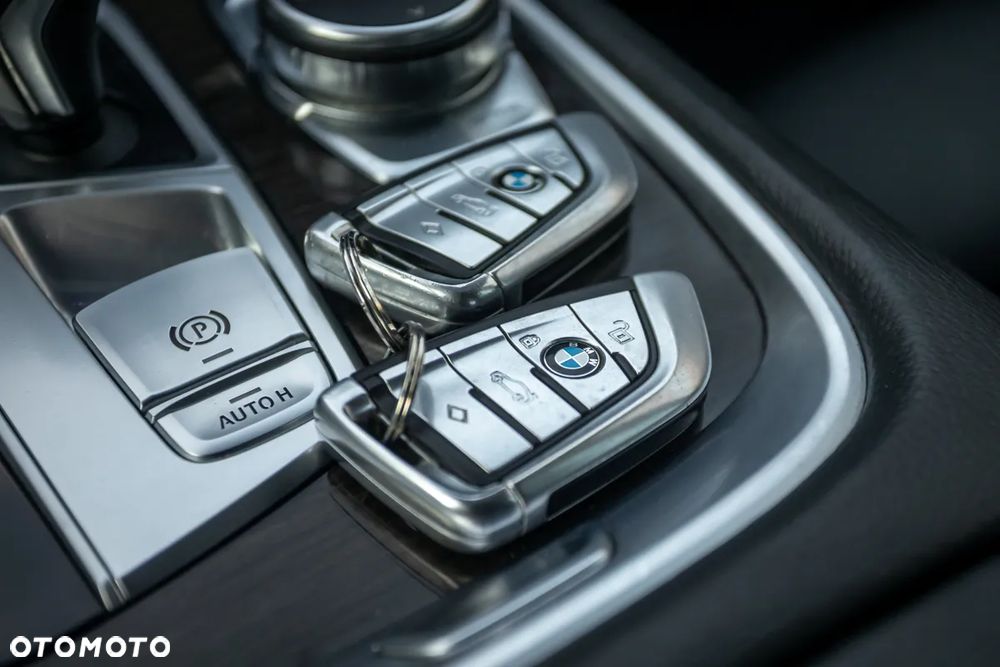 BMW Seria 7 730d - 33