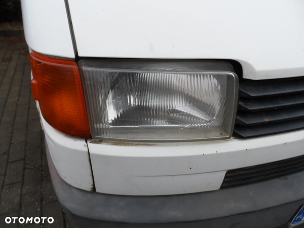 VW Transporter T4 reflektor P lub L
