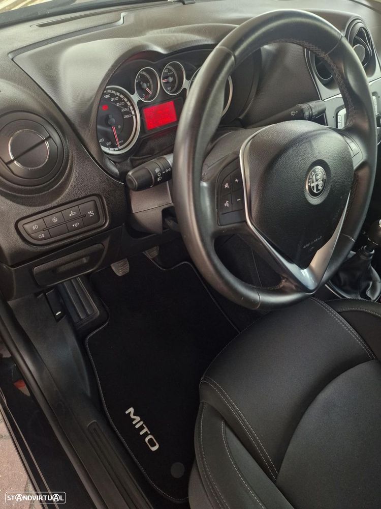 Alfa Romeo MiTo 0.9 T TwinAir Distinctive - 11