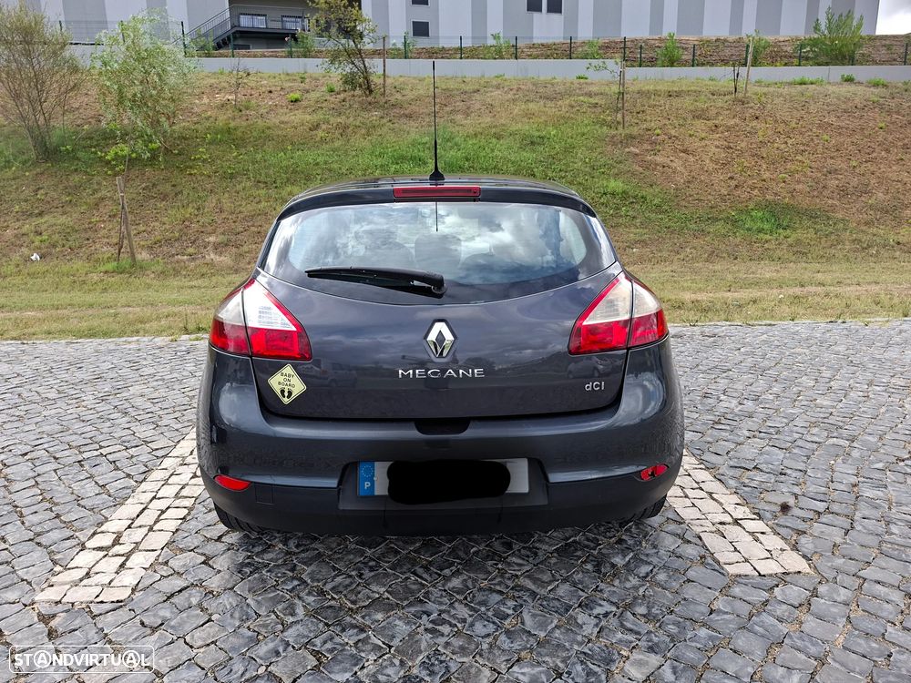 Renault Mégane 1.5 dCi Dynamique - 4