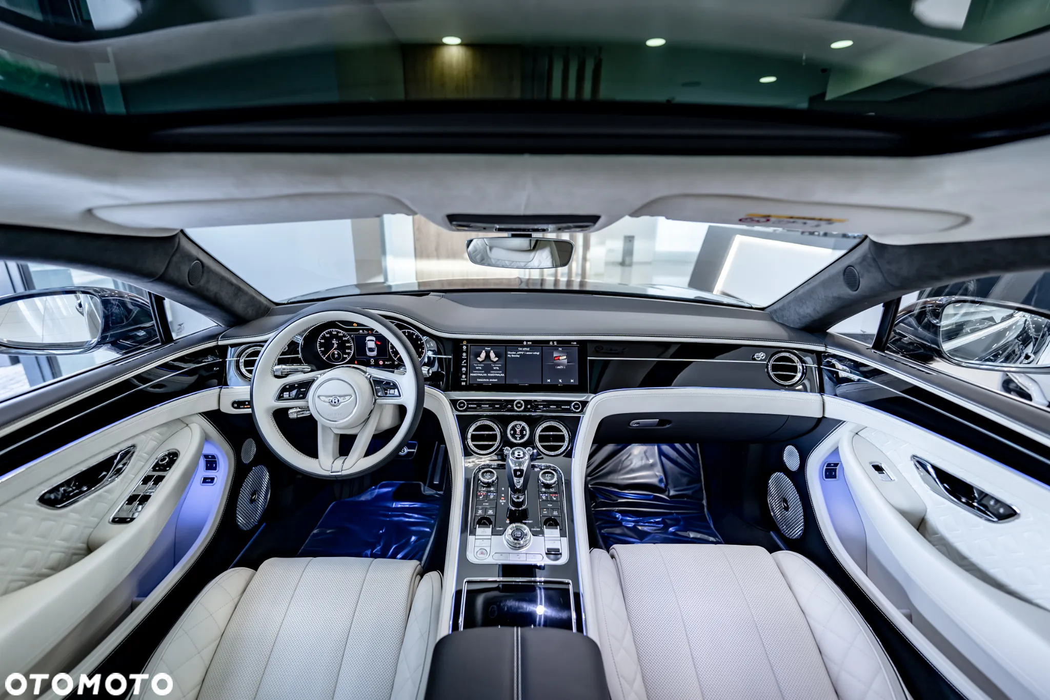 Bentley Continental GT New V8 - 32