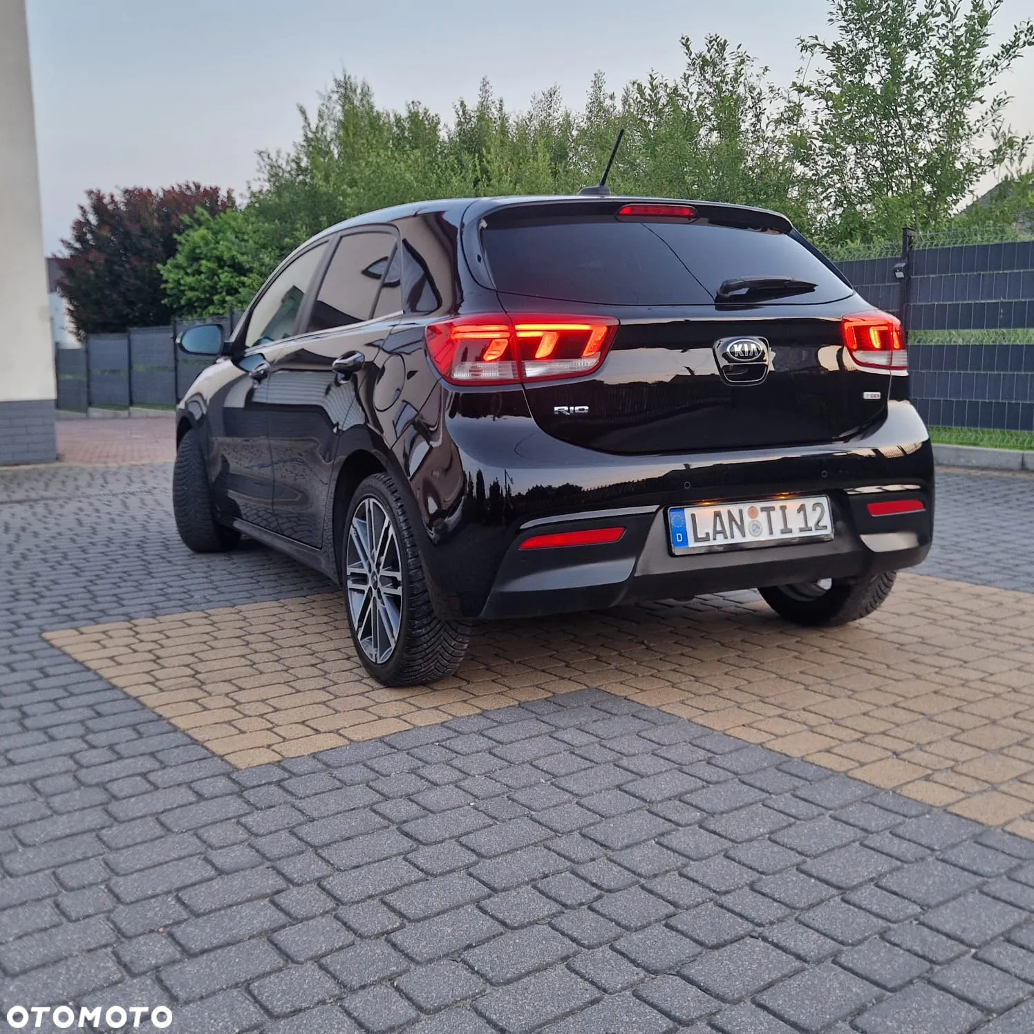 Kia Rio - 5