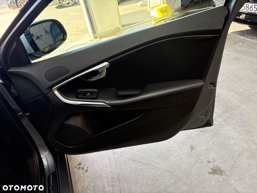 Volvo V40 D4 RDesign - 10