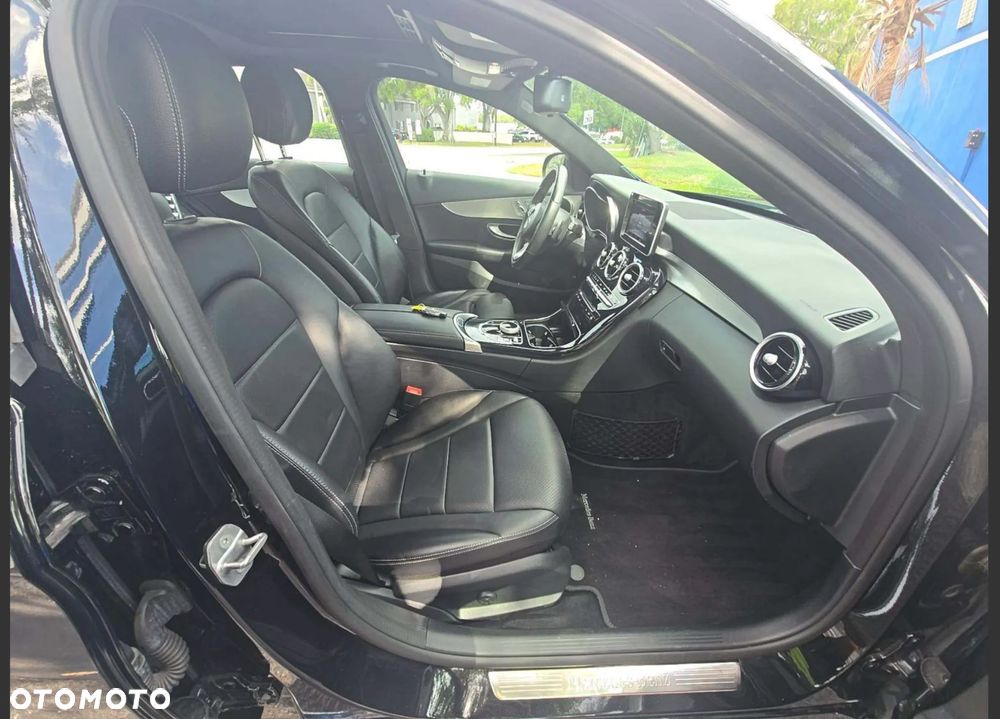 Mercedes-Benz Klasa C 300 9G-TRONIC - 11