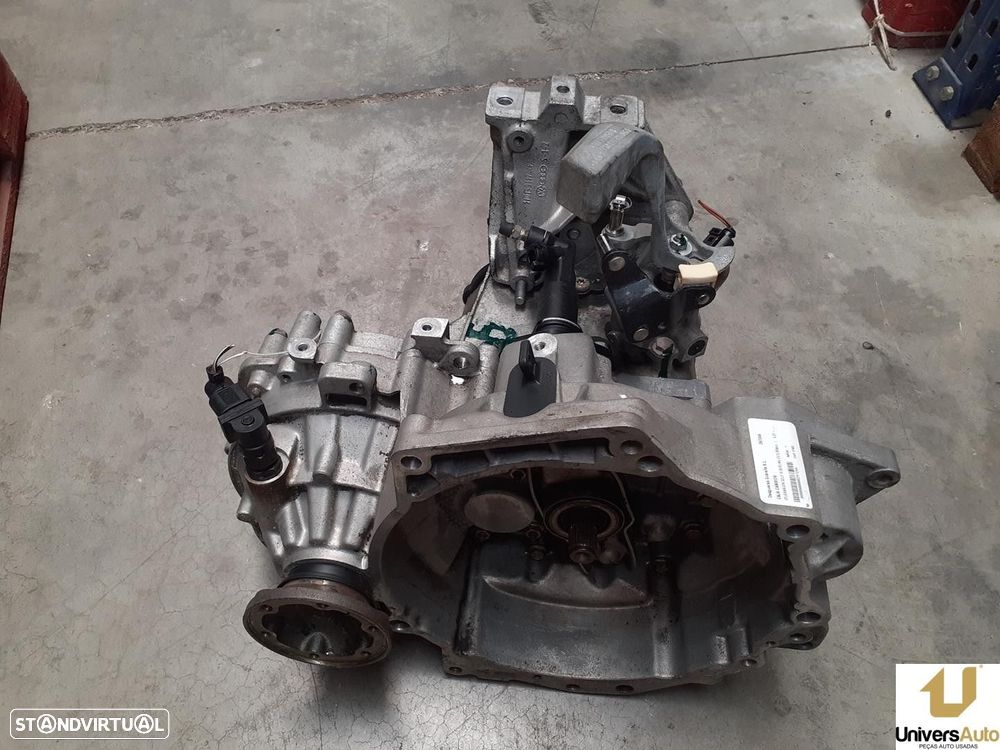CAIXA VELOCIDADES VOLKSWAGEN GOLF IV 2001 -EGR - 1