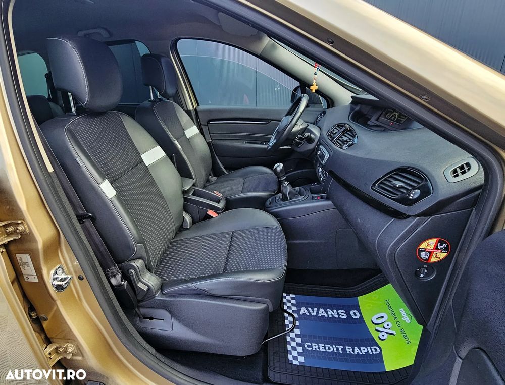 Renault Grand Scenic - 16