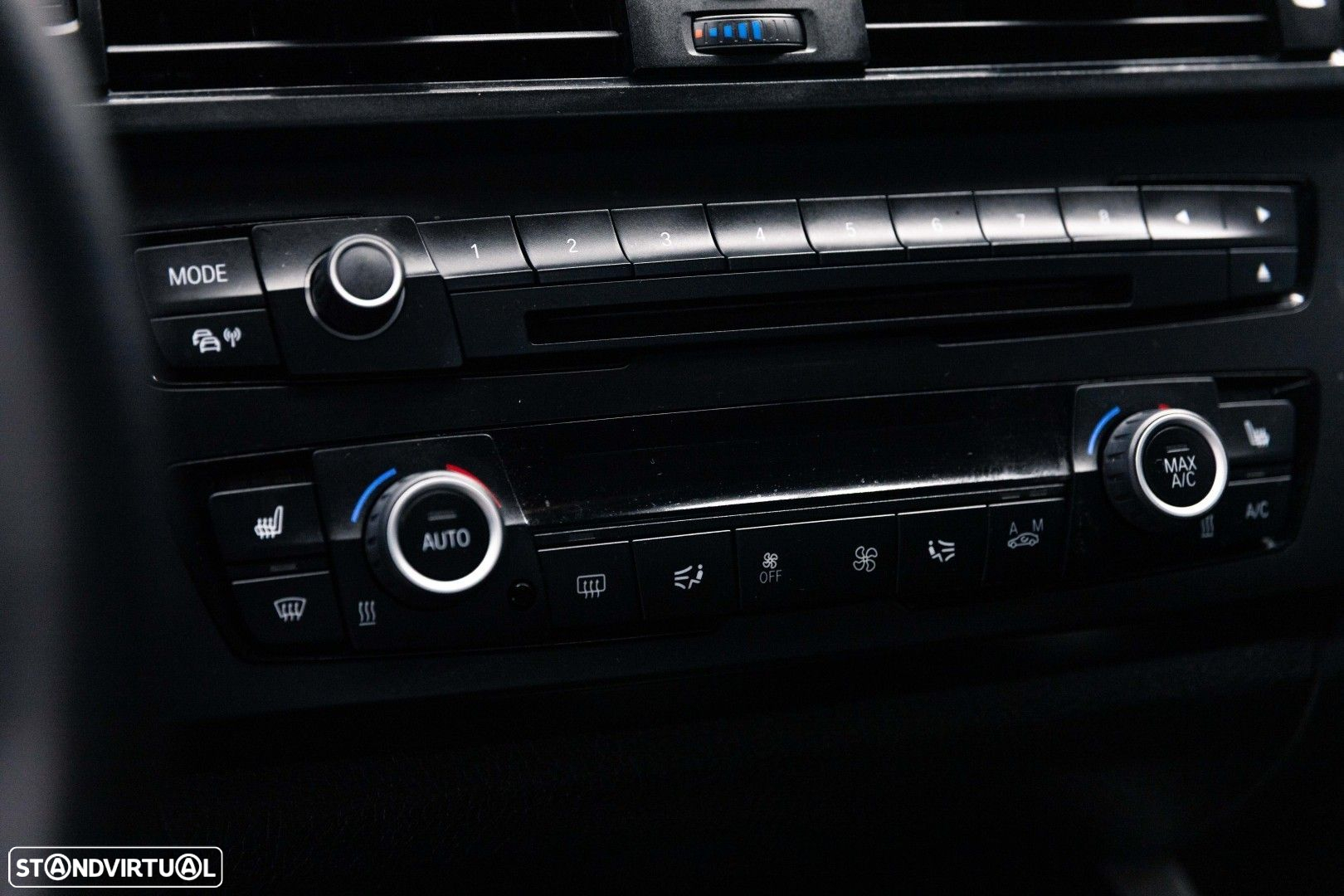 BMW 116 dA Line Urban - 28