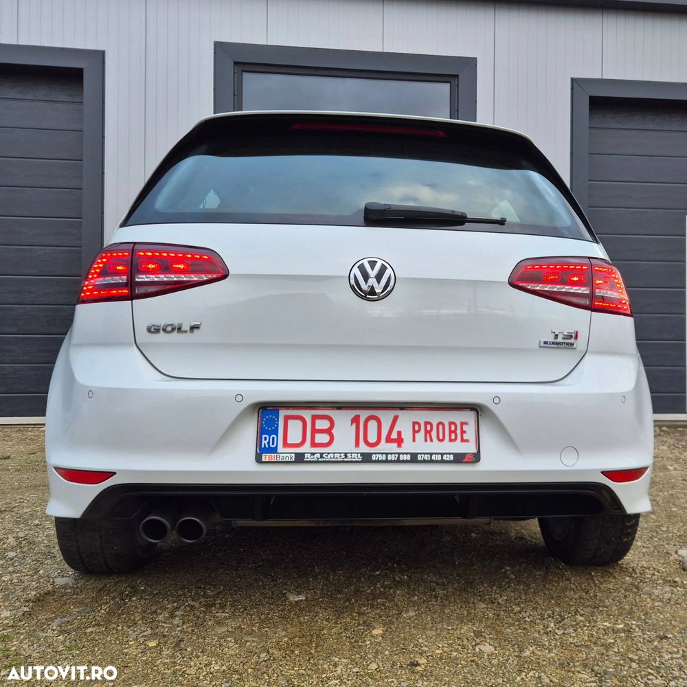 Volkswagen Golf - 10