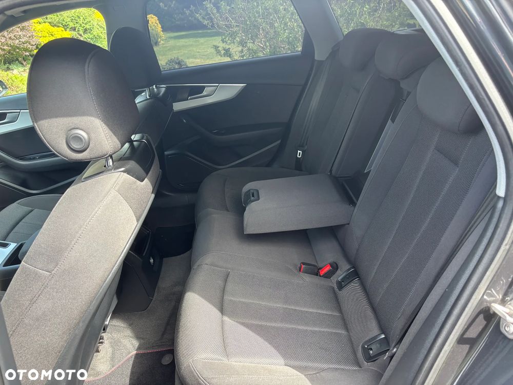 Audi A4 Avant 2.0 TDI DPF clean diesel Attraction - 30