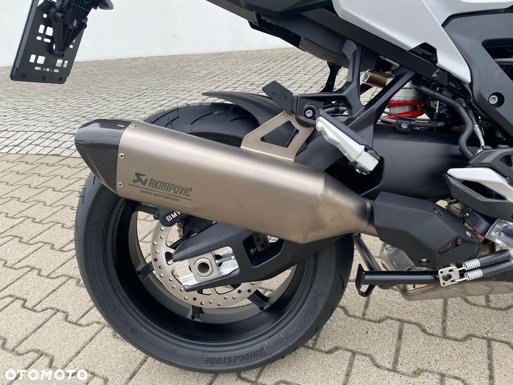 BMW XR - 9
