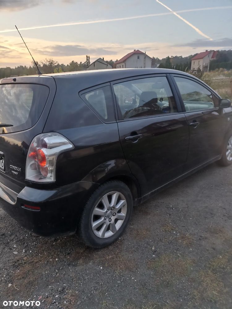 Toyota Corolla 2.0 D-4D Luna - 2