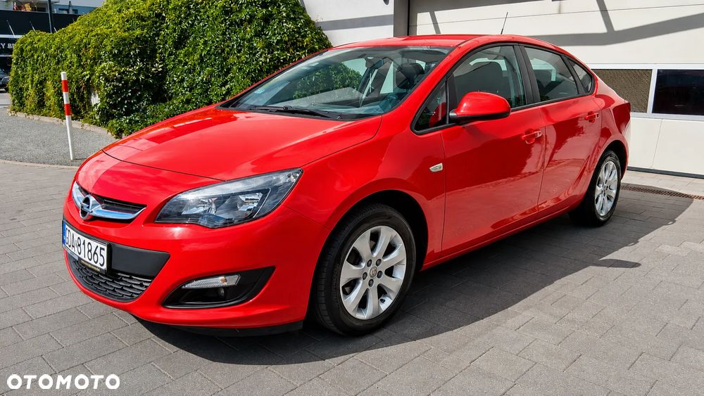 Opel Astra 1.4 T Business EU6 - 1