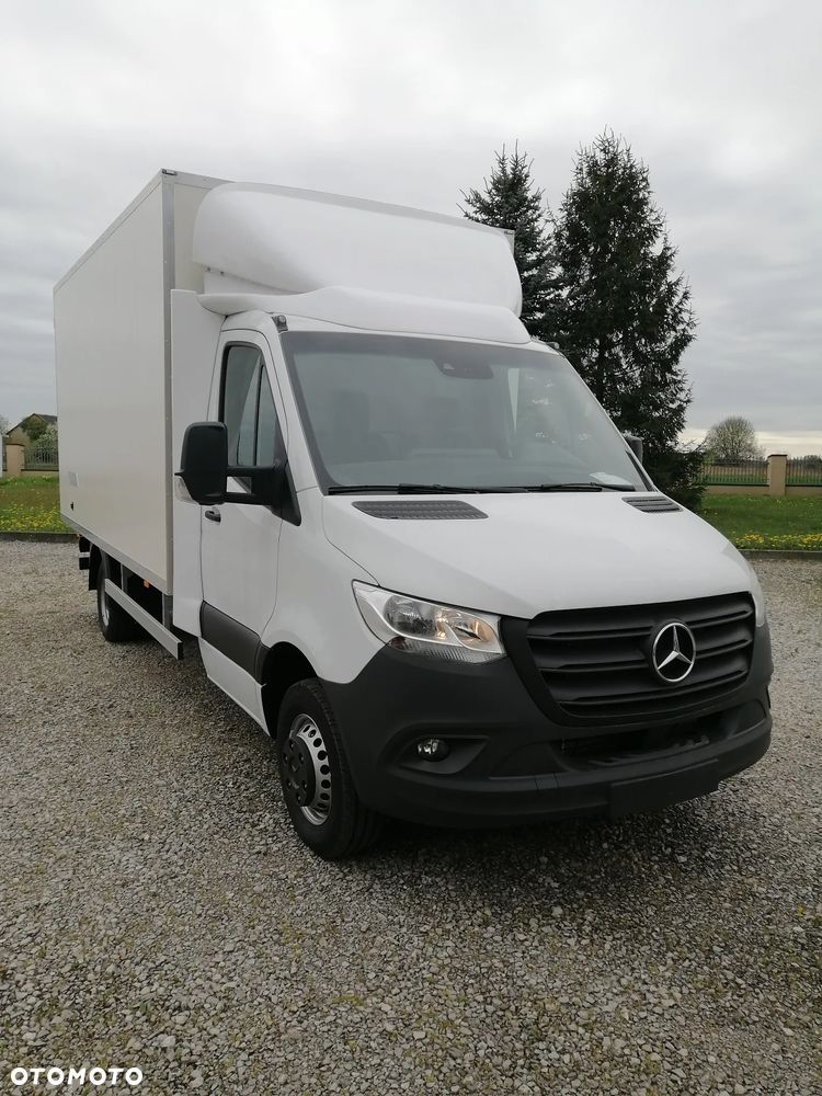 Mercedes-Benz Sprinter - 1