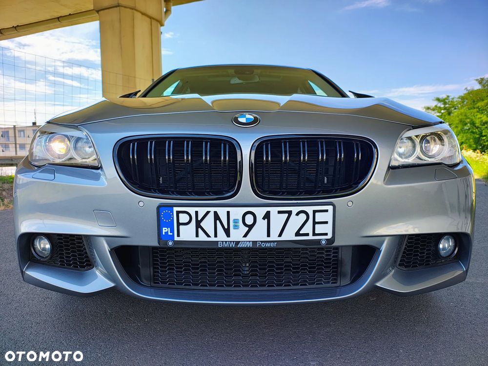 BMW Seria 5 550i Sport-Aut - 14