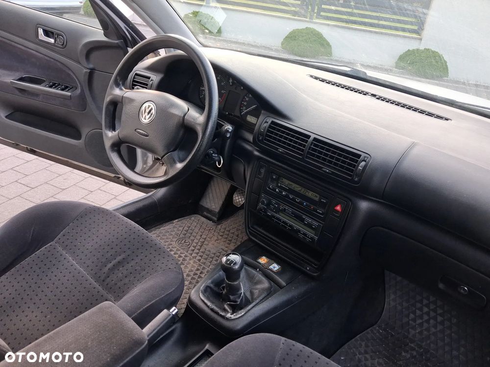 Volkswagen Passat 1.8 - 14