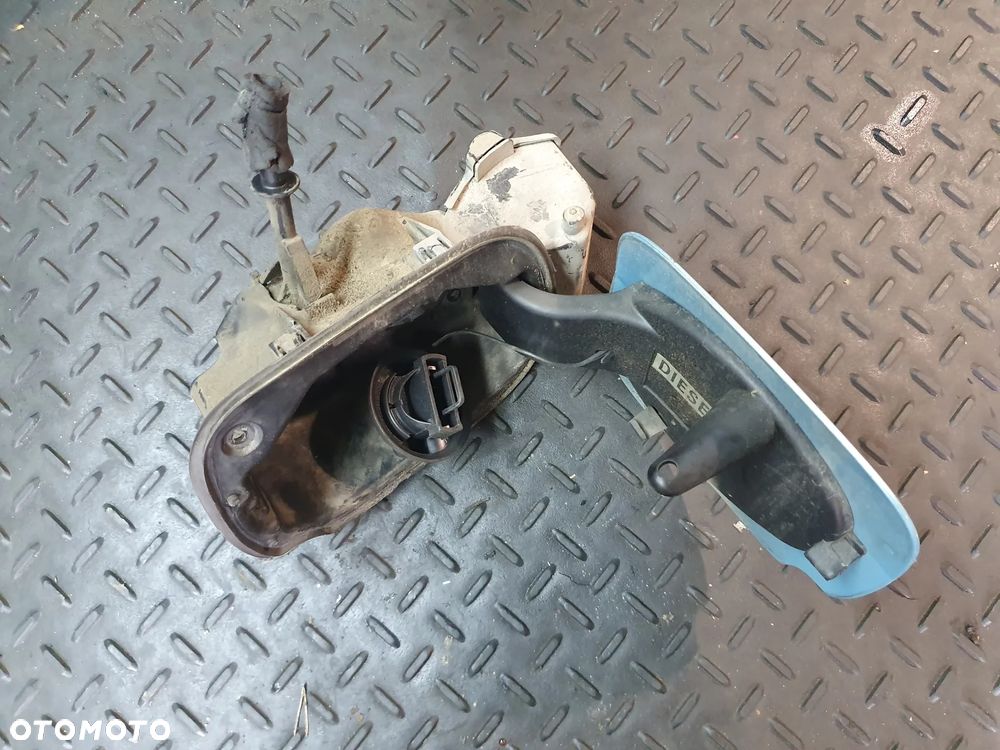Renault Clio 3 III 05-12 KLAPKA WLEWU PALIWA kod lakieru TERNK - 2