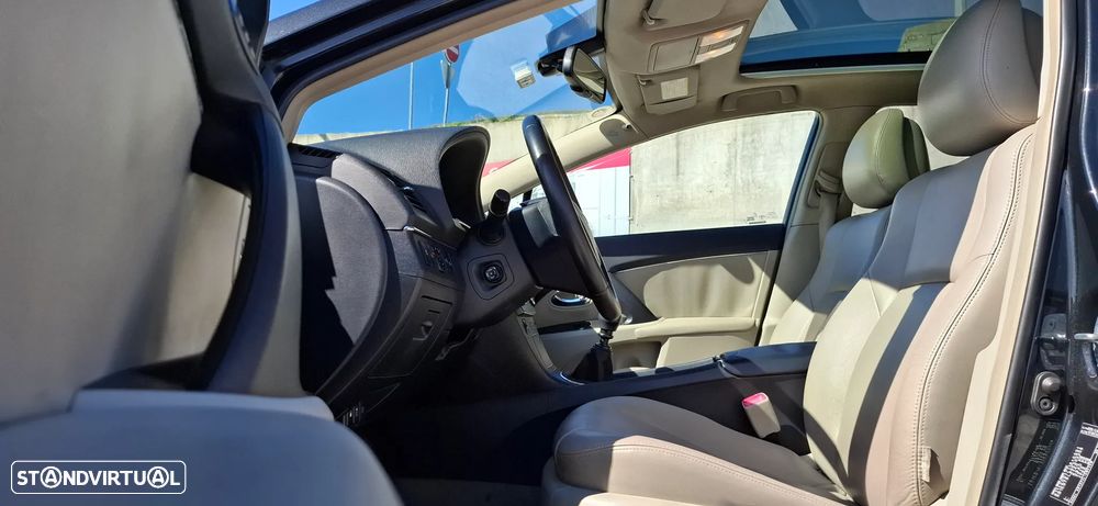Toyota Avensis SW 2.2 D-CAT Luxury +P.Multimédia - 5