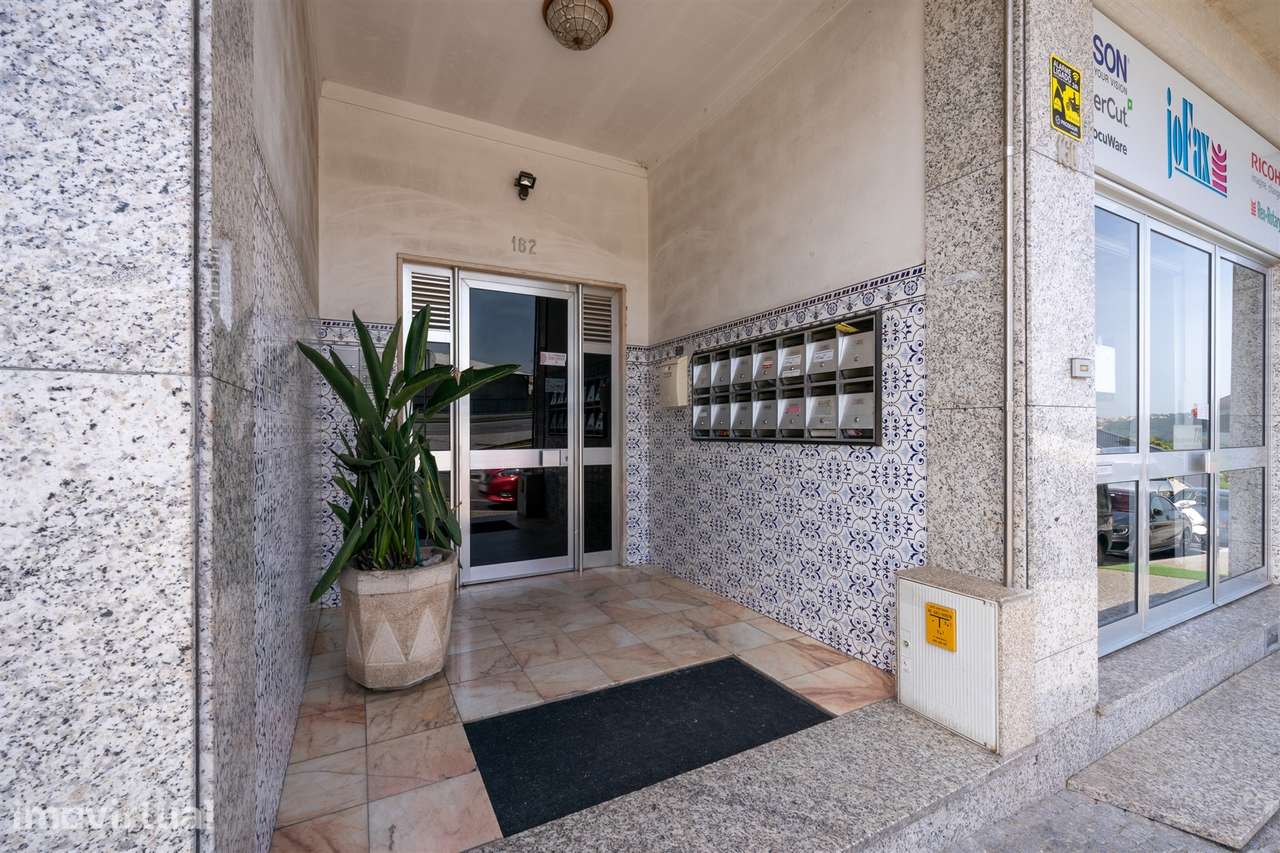 Apartamento T3 Venda em Oliveira de Azeméis, Santiago de Riba-Ul, Ul, - Grande imagem: 3/33