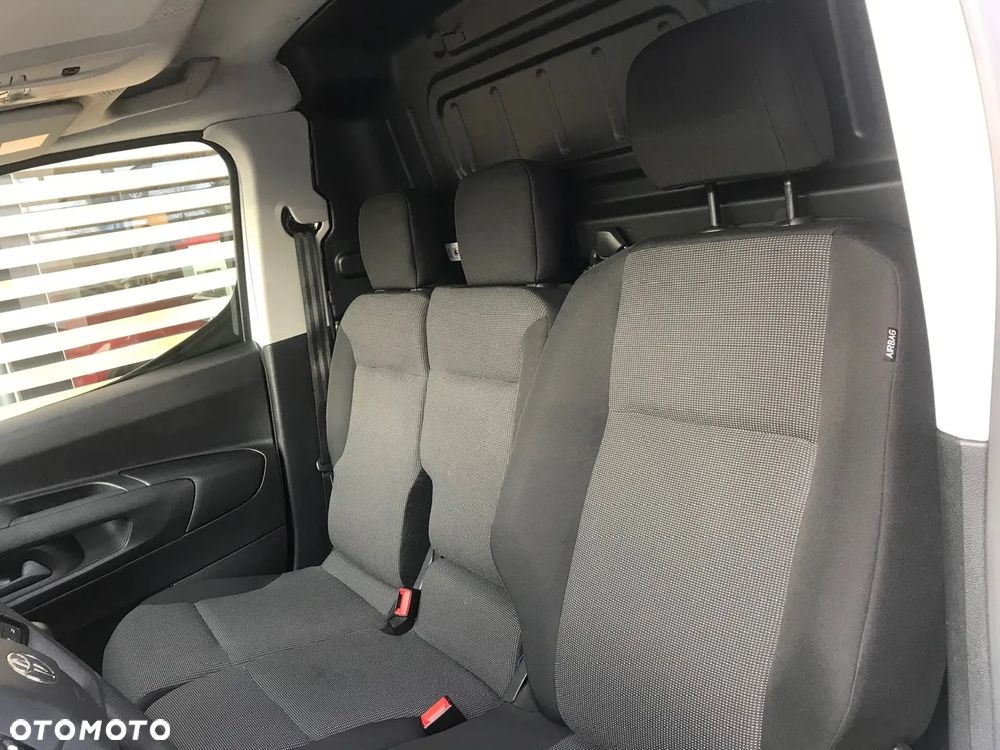 Toyota Proace City - 36