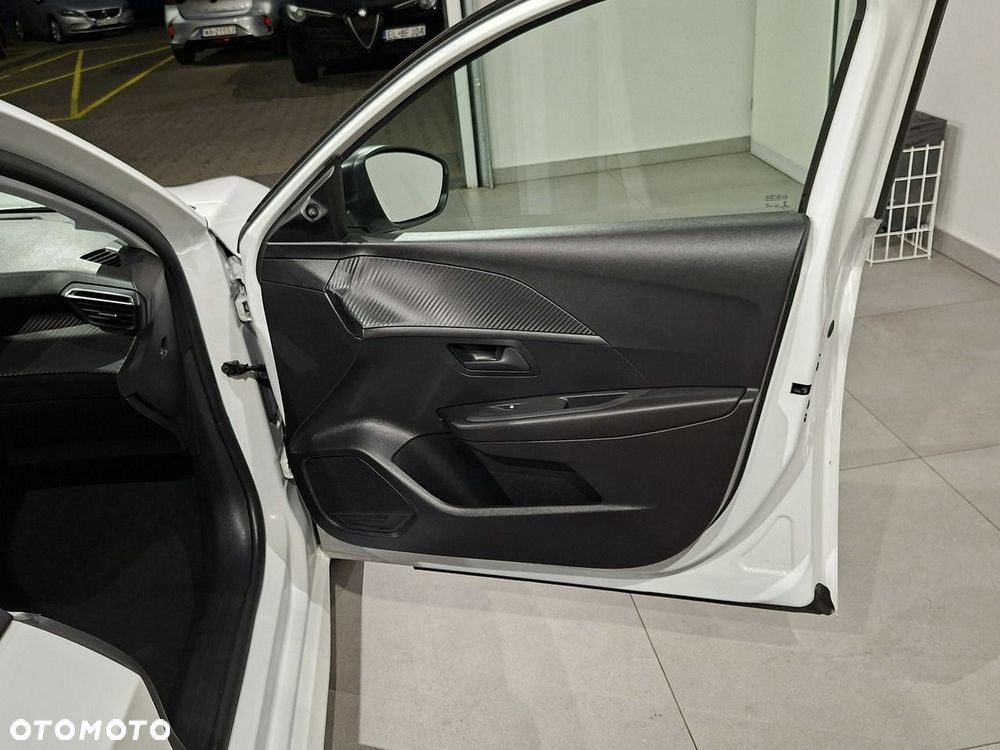 Peugeot 208 - 11