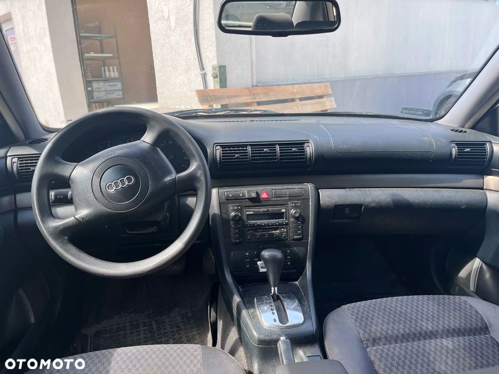 Audi A4 Avant 1.8 - 10